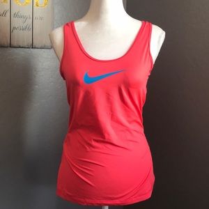 Nike workout top